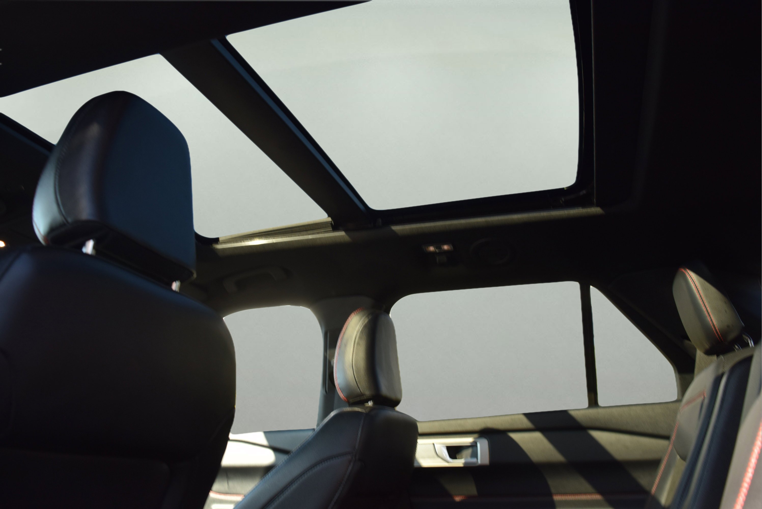 Used 2023 Ford Explorer ST-Line w/ Class IV Trailer Tow Package image 9