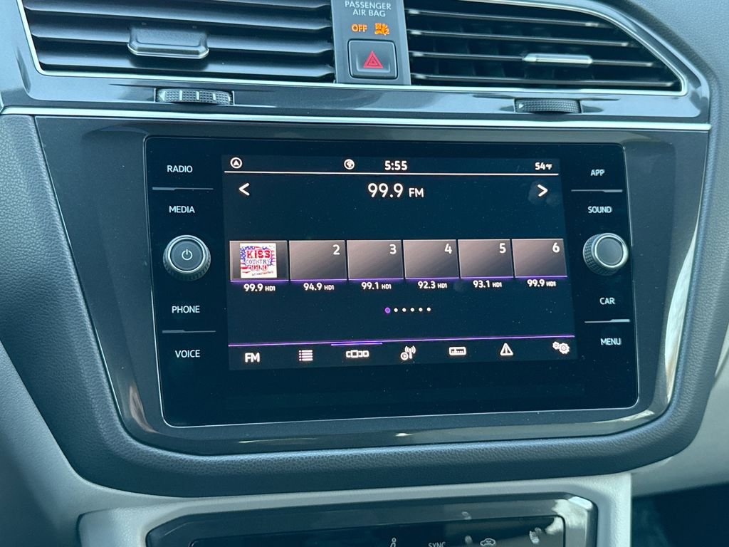 Used 2022 Volkswagen Tiguan SE R-Line image 12