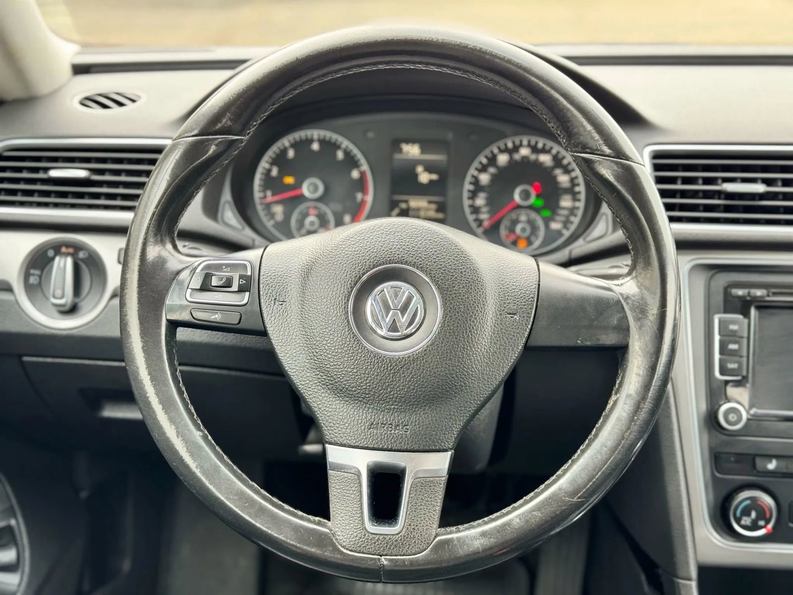 Used 2015 Volkswagen Passat 1.8T Limited Edition image 14