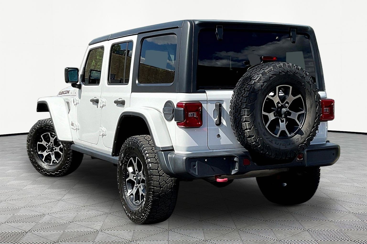 Used 2018 Jeep Wrangler Unlimited Rubicon w/ Dual Top Group AWD/4WD image 4
