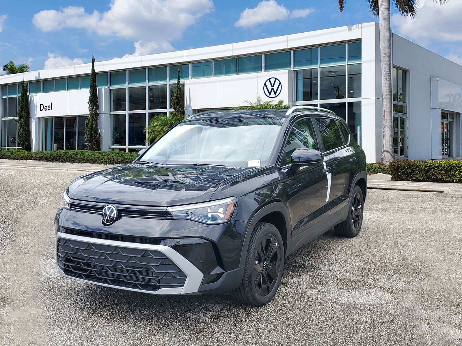 New 2025 Volkswagen Taos SE image 1