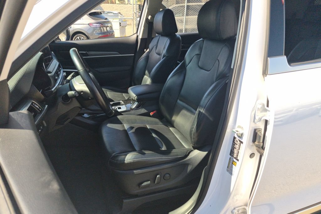 Certified 2022 Kia Telluride S FWD image 9