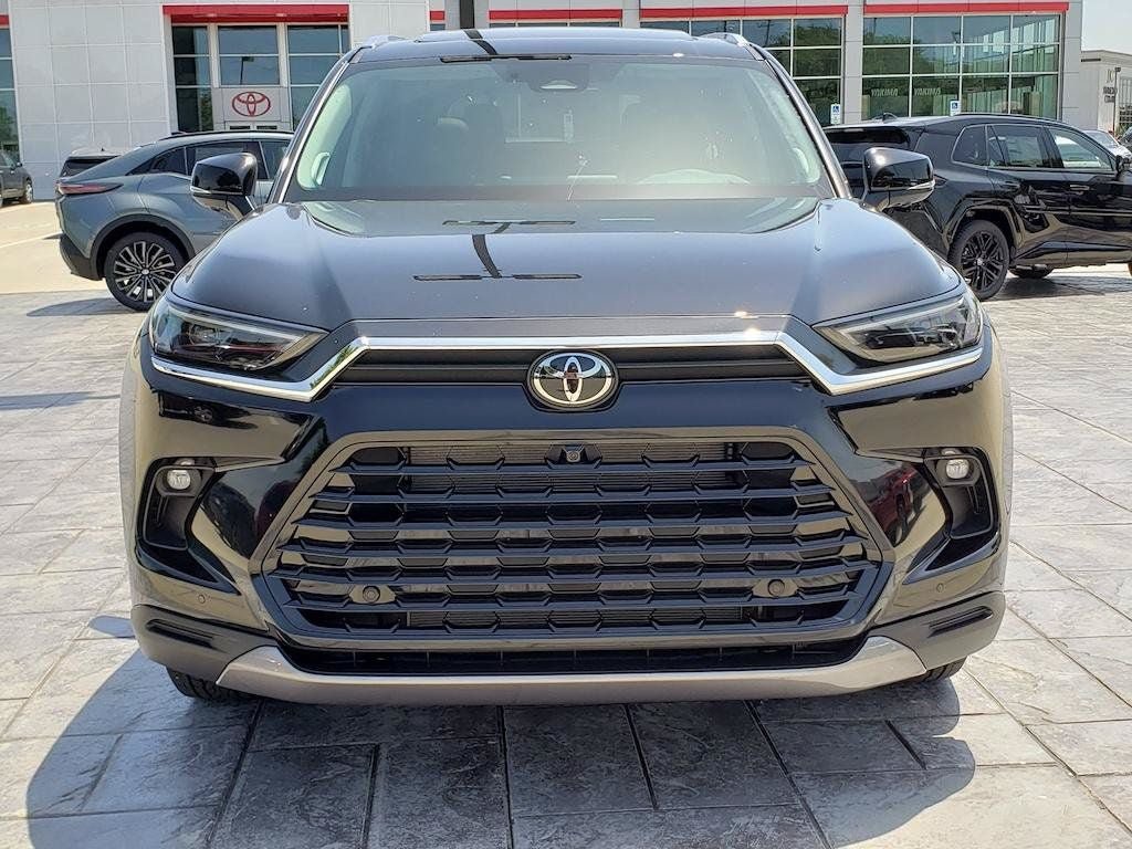 New 2026 Toyota Grand Highlander AWD image 2