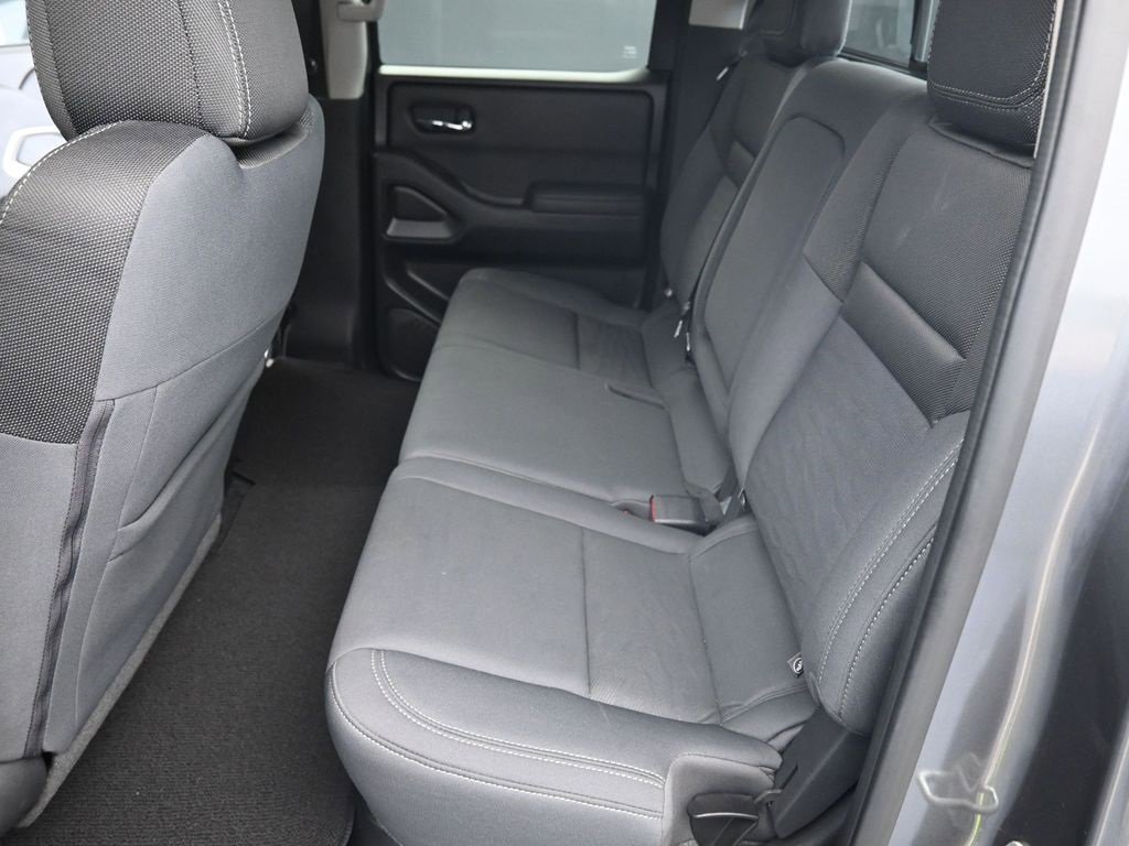 Used 2022 Nissan Frontier SV image 18