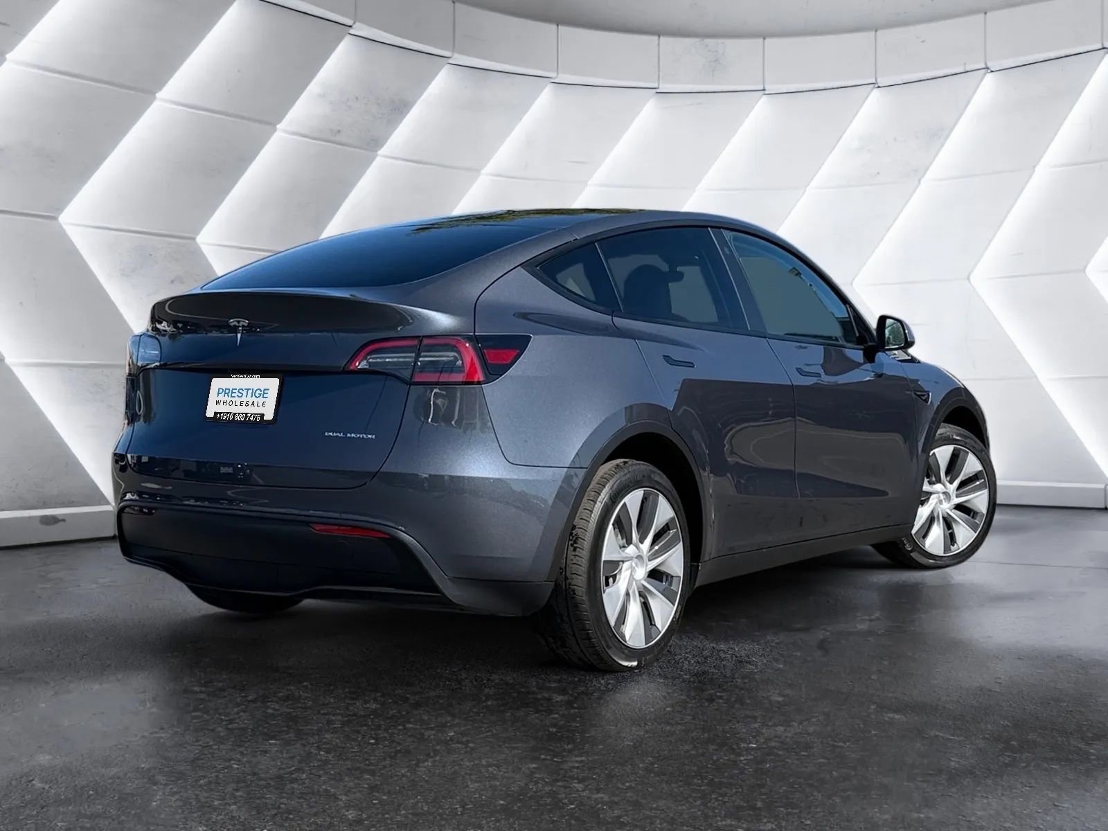 Used 2023 Tesla Model Y Long Range image 5