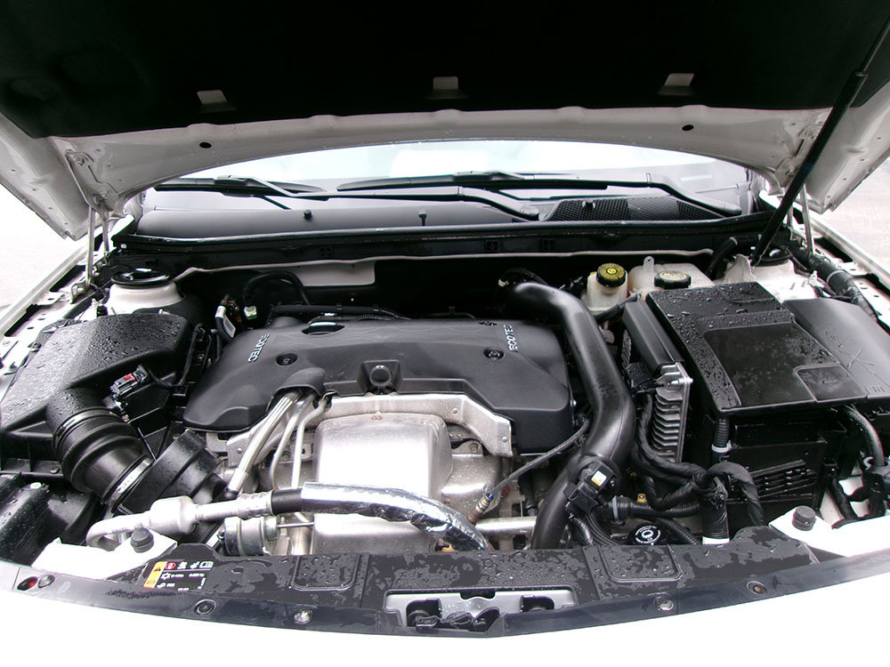 Used 2017 Buick Regal Sport Touring image 8