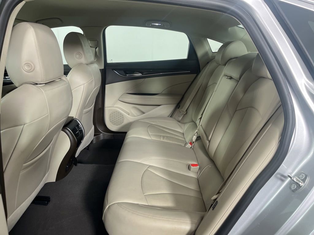 Used 2017 Buick LaCrosse Premium image 21
