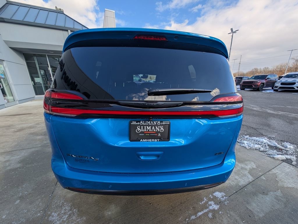 New 2026 Chrysler Pacifica Select w/ S Appearance Package AWD/4WD image 12