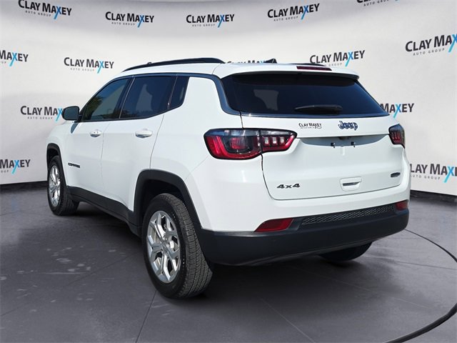 Used 2024 Jeep Compass Latitude image 3