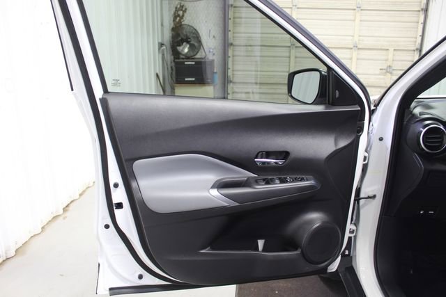 Used 2024 Nissan Kicks SR w/ SR Premium Package FWD image 8