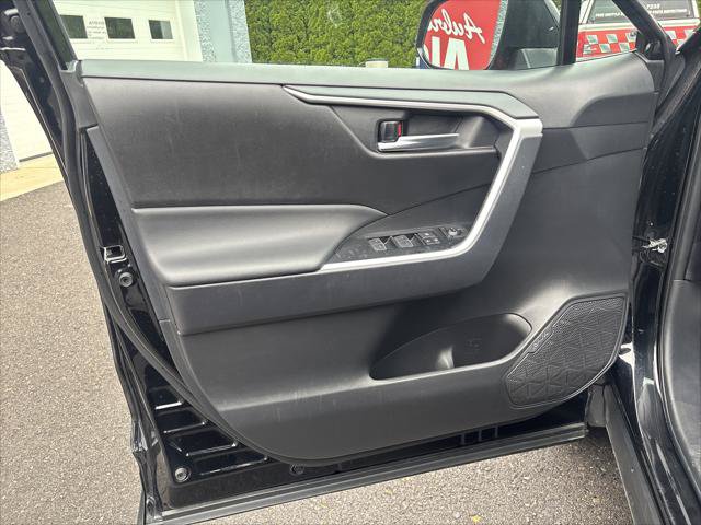 Certified 2025 Toyota RAV4 XLE AWD/4WD image 16