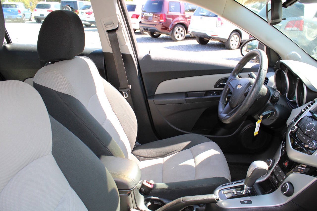 Used 2012 Chevrolet Cruze LS w/ Connectivity Package FWD image 11