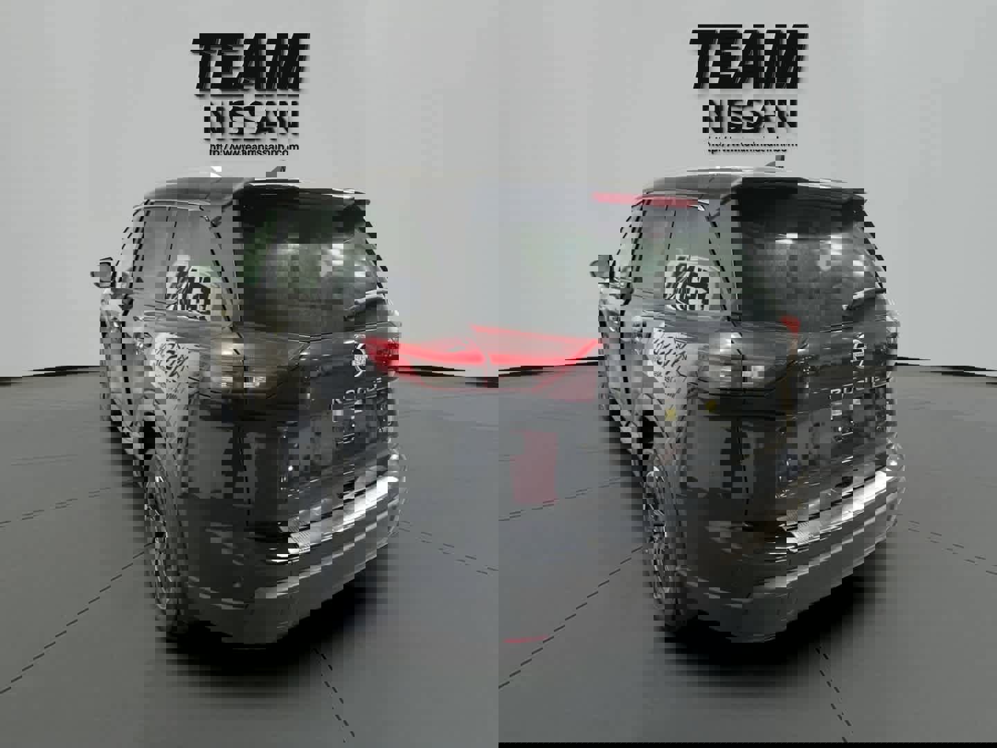 Used 2025 Nissan Rogue SV image 24