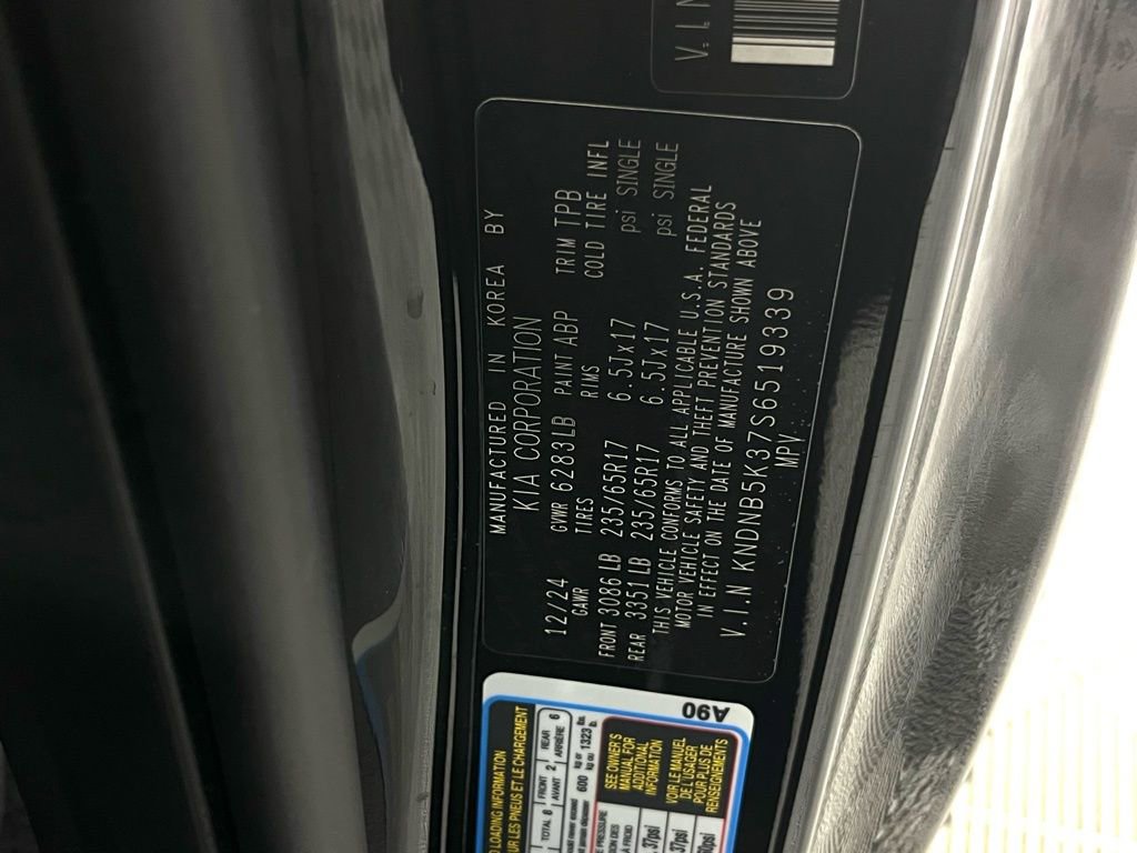 Used 2025 Kia Carnival image 37