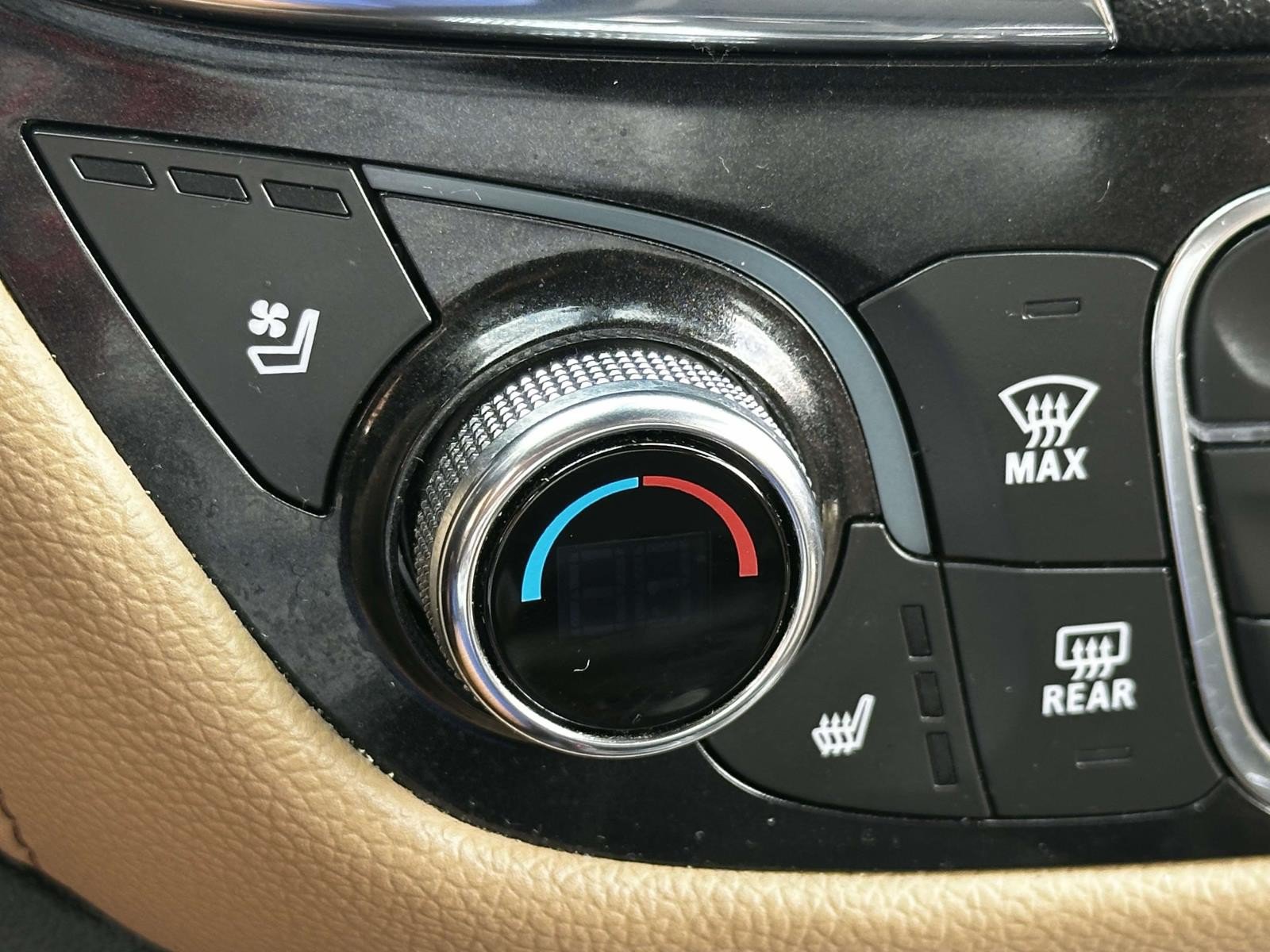Used 2022 Chevrolet Equinox Premier AWD/4WD image 32