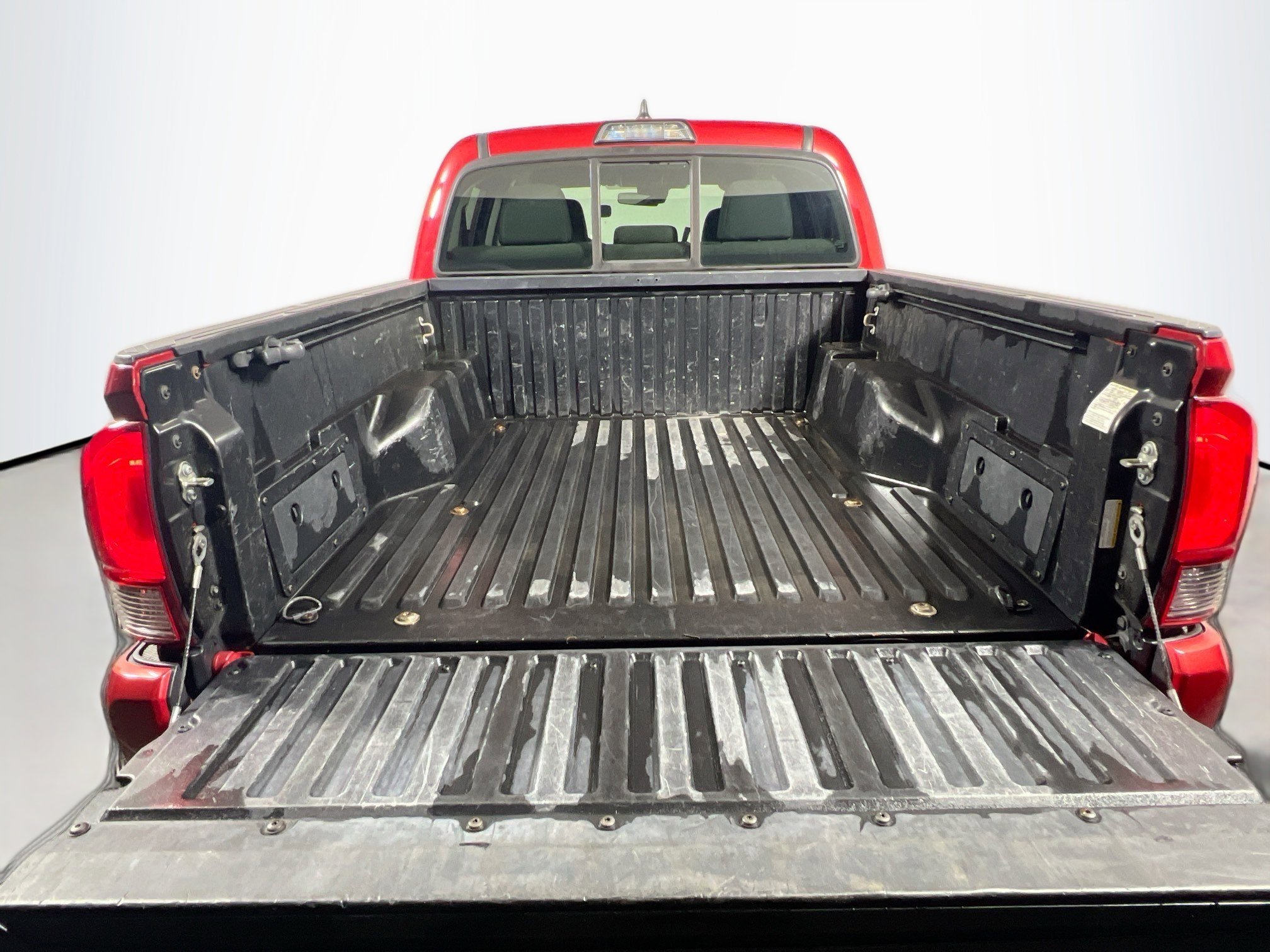 Used 2018 Toyota Tacoma SR RWD image 35