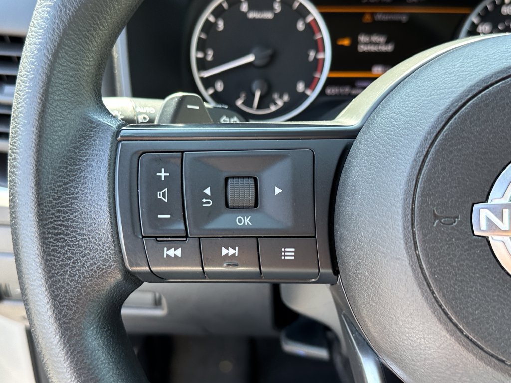 Used 2024 Nissan Rogue S FWD image 22