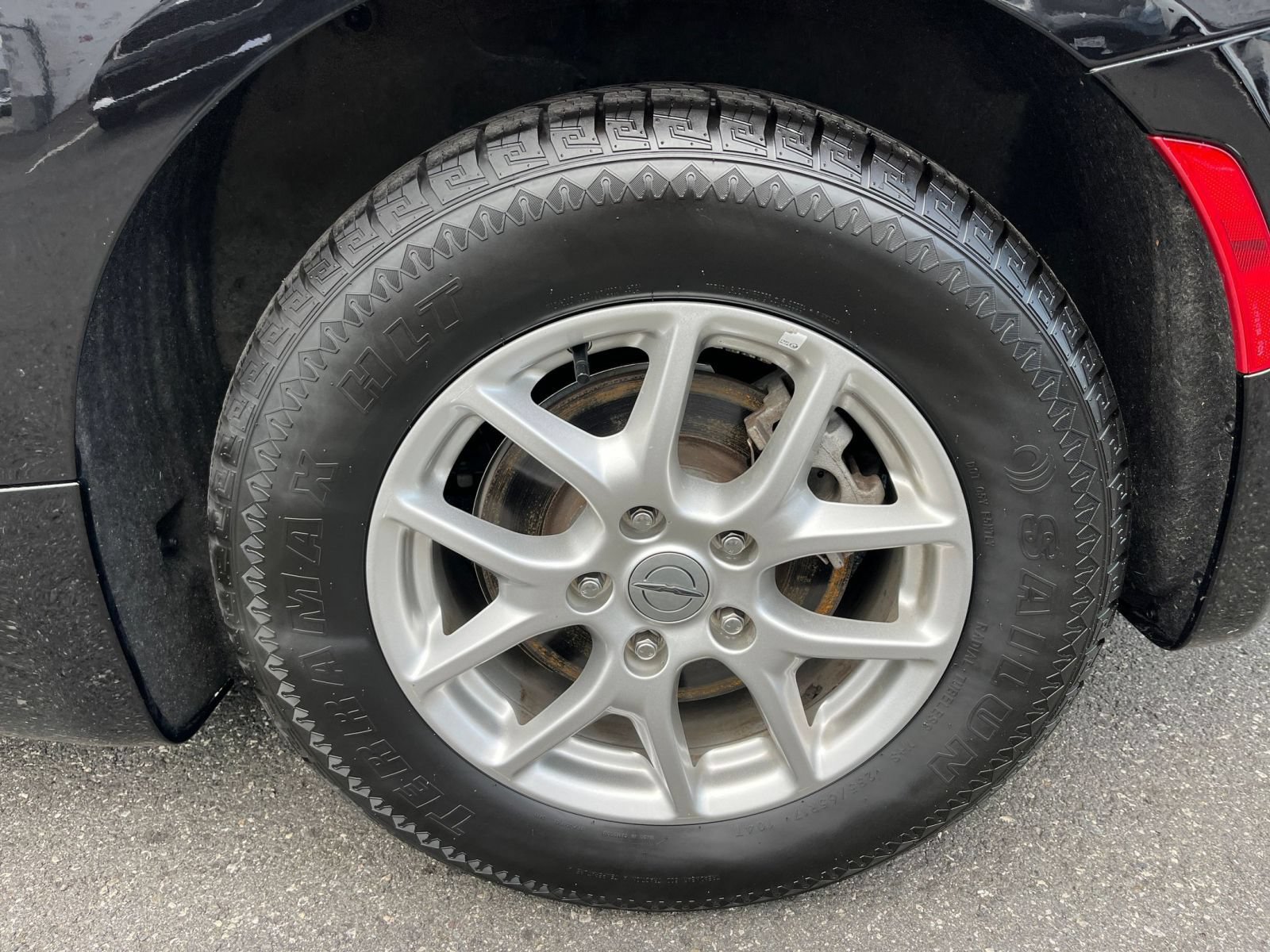 Used 2024 Chrysler Voyager LX FWD image 32