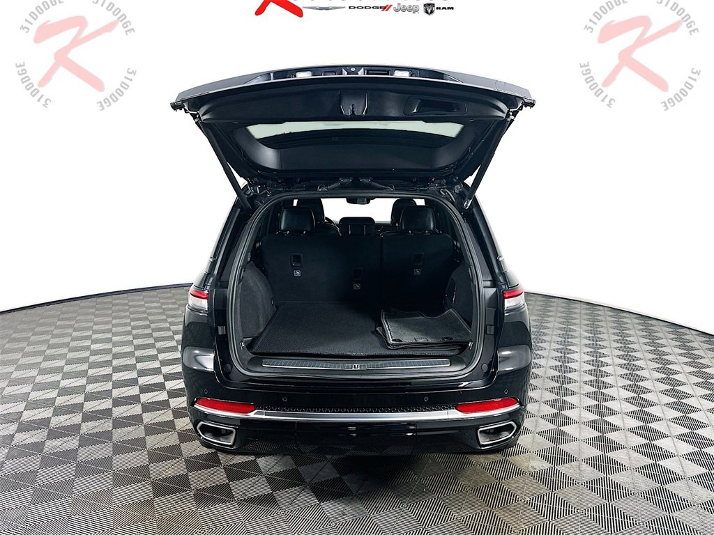 Used 2023 Jeep Grand Cherokee Summit image 29