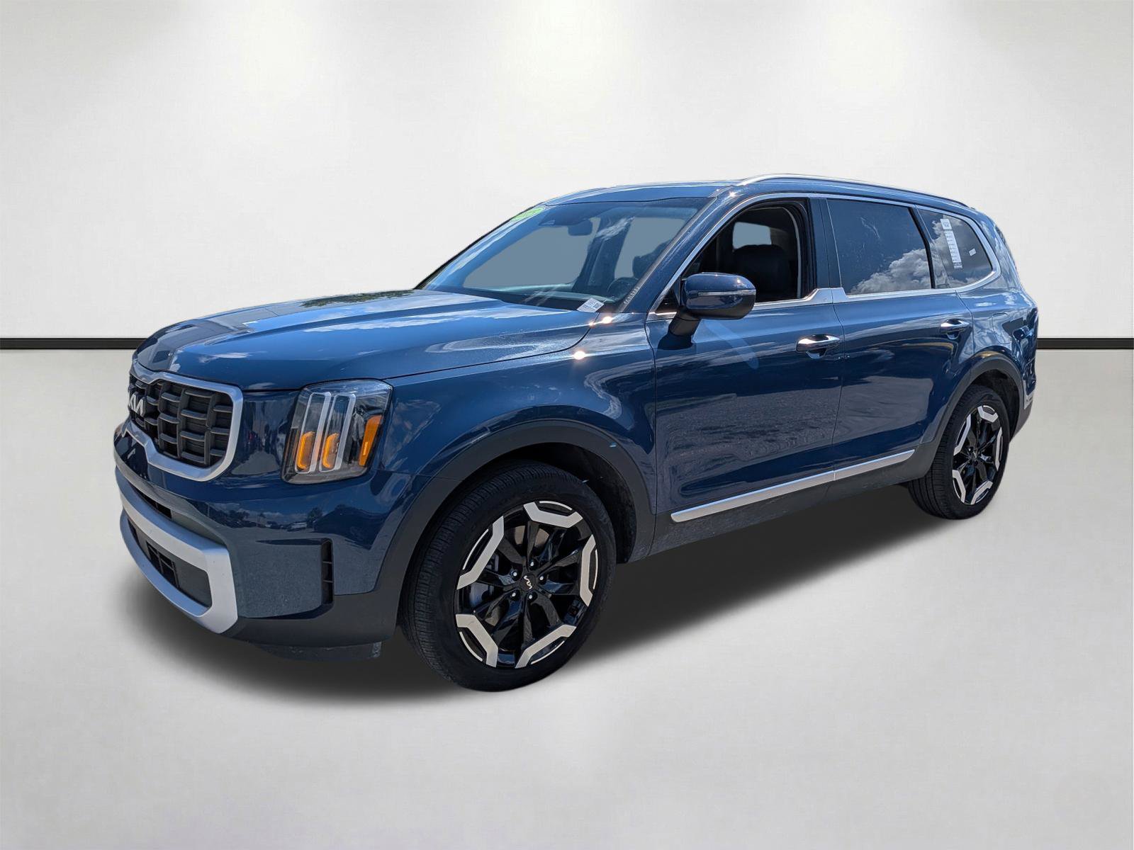 Used 2025 Kia Telluride S AWD/4WD image 8