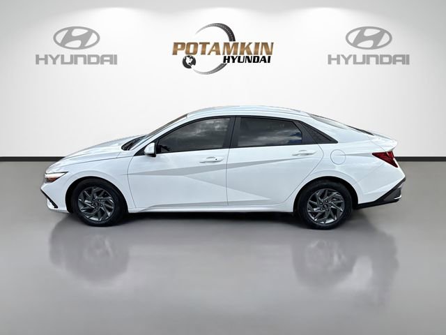 Used 2024 Hyundai Elantra SEL image 8