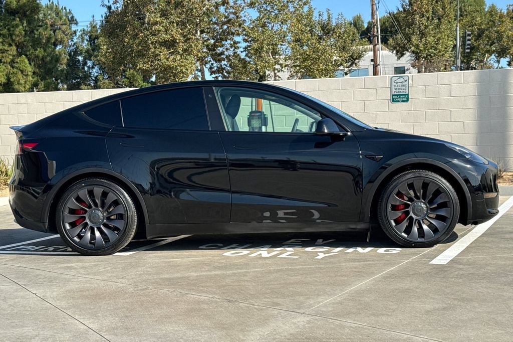 Used 2022 Tesla Model Y Performance AWD/4WD image 6
