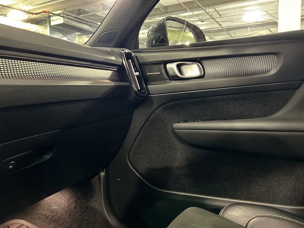 Used 2019 Volvo XC40 T5 R-Design AWD/4WD image 21