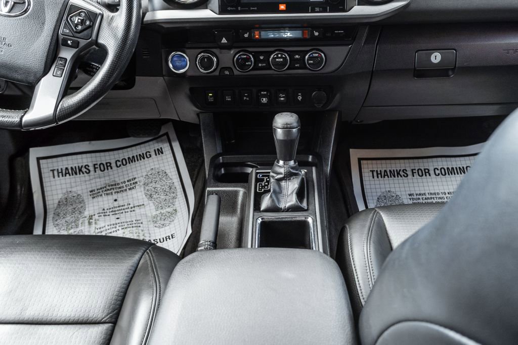 Used 2018 Toyota Tacoma TRD Off-Road image 12