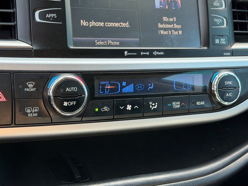 Used 2019 Toyota Highlander SE FWD image 22