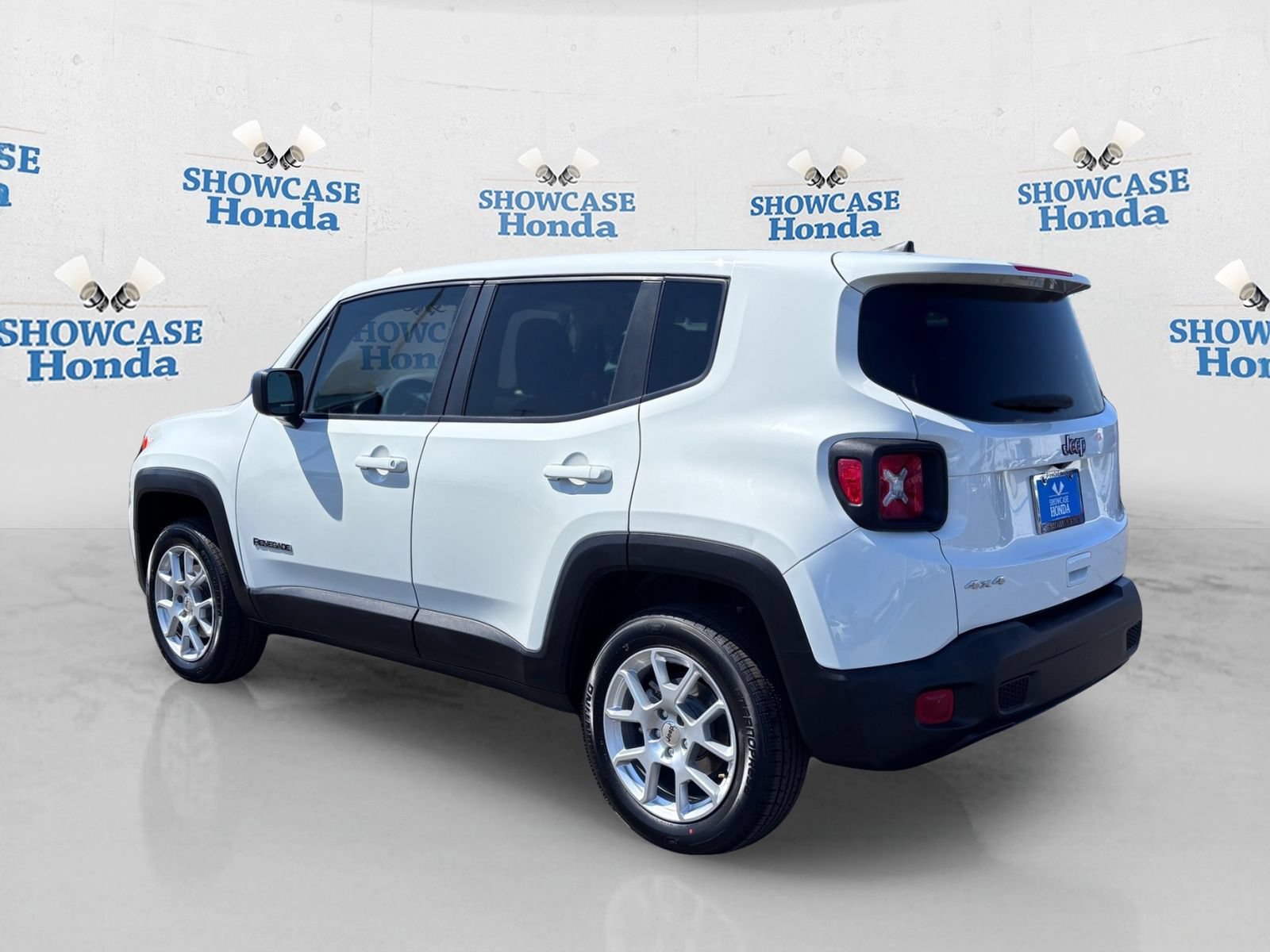 Used 2023 Jeep Renegade Latitude AWD/4WD image 5