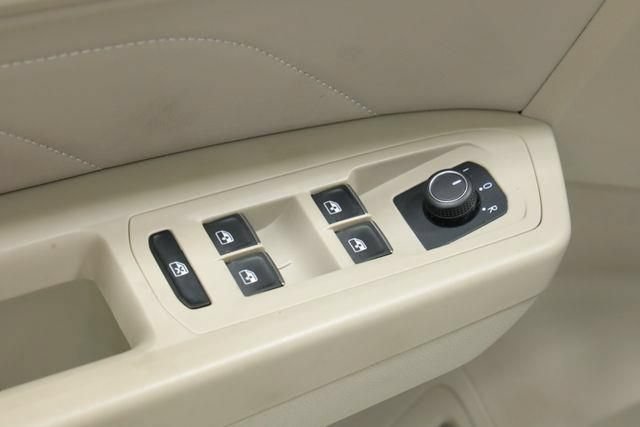 Used 2022 Volkswagen Atlas SE w/ Black Wheel Package FWD image 25