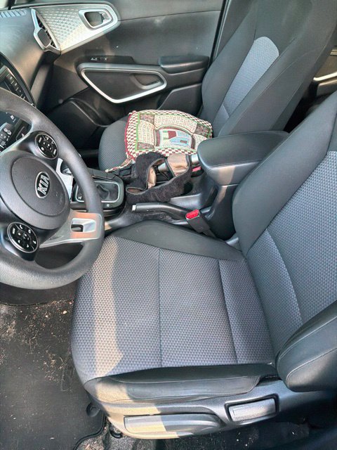 Used 2020 Kia Soul LX FWD image 10
