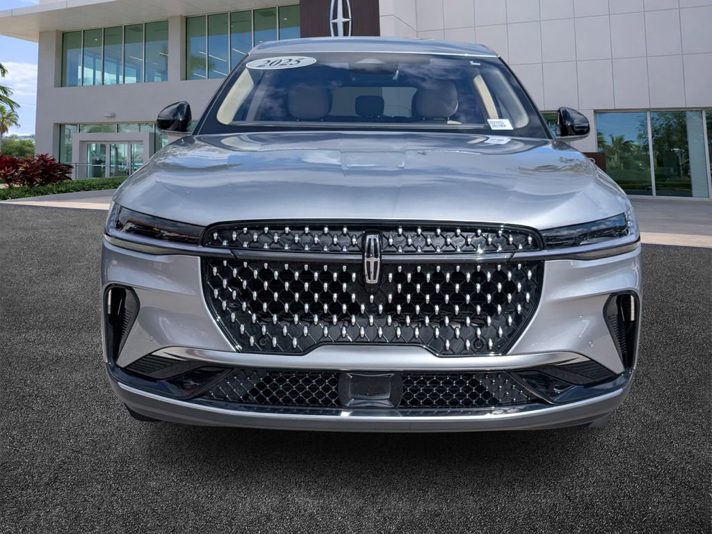 Certified 2025 Lincoln Nautilus Premier image 2