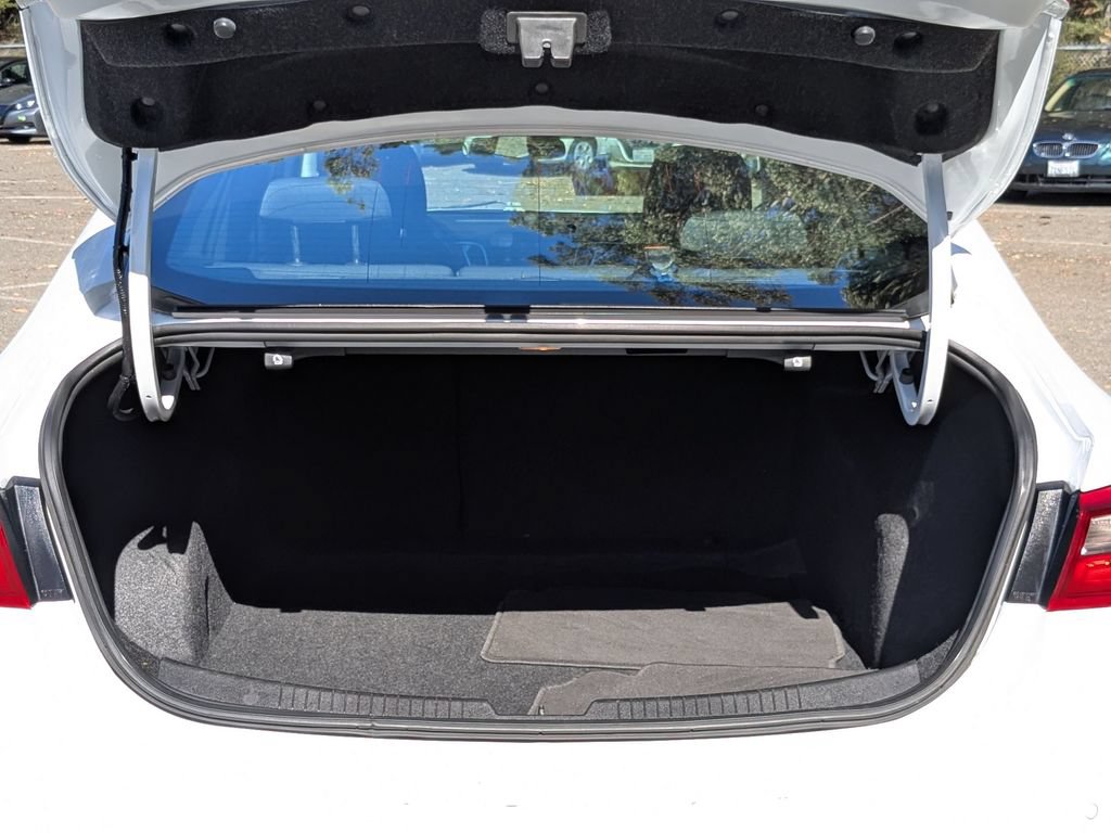 Used 2024 Chevrolet Malibu LT FWD image 25