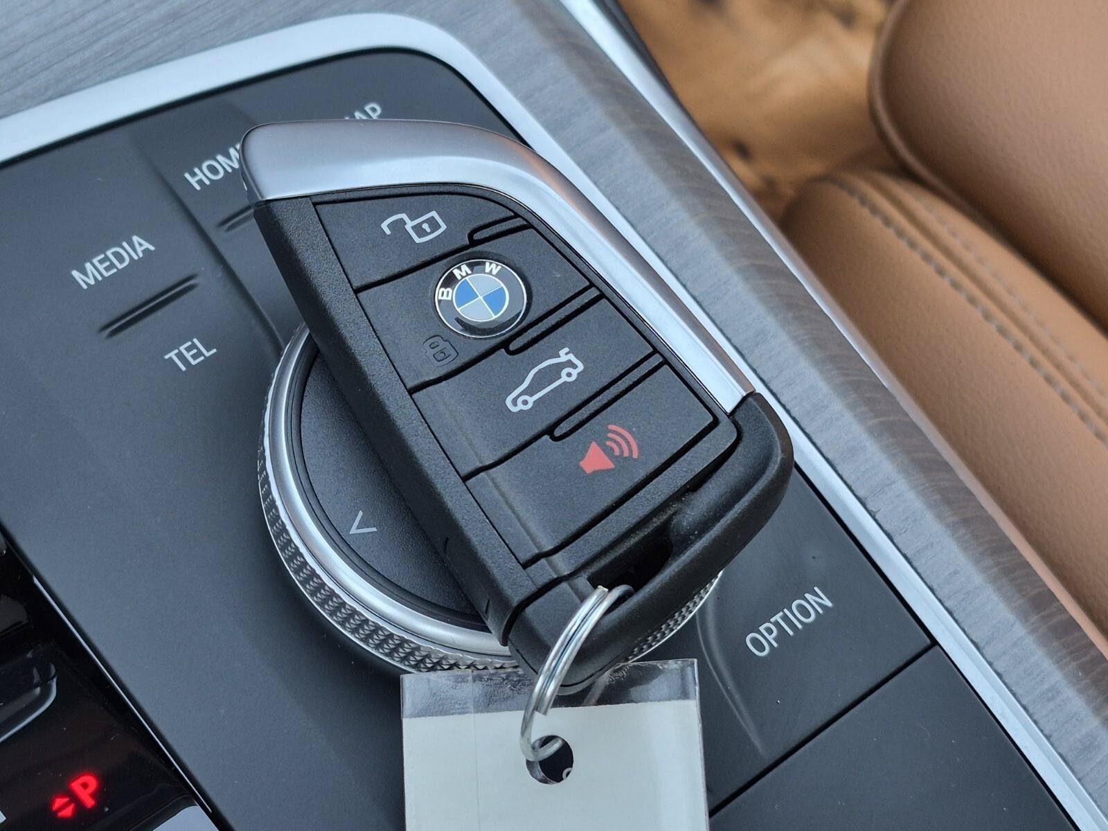 Certified 2026 BMW 330i Sedan w/ Premium Package RWD image 37