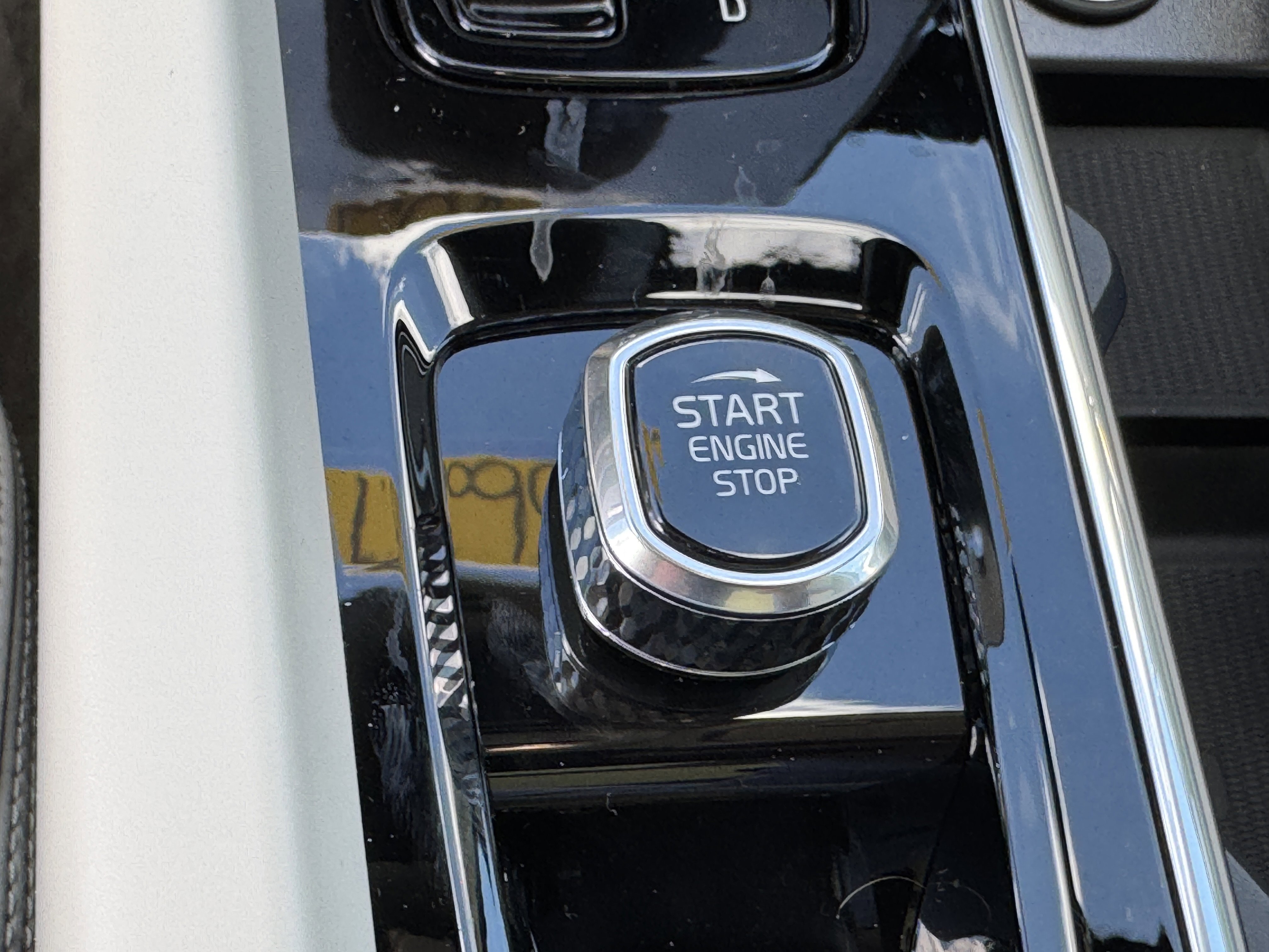 New 2026 Volvo XC60 B5 Ultra w/ Protection Package image 24
