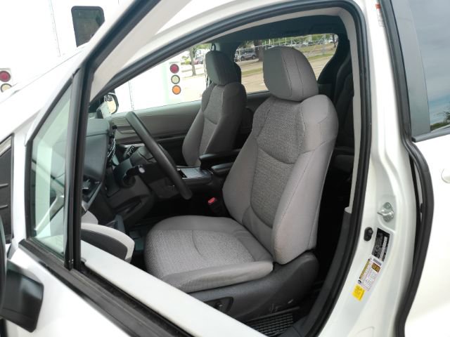 Used 2023 Toyota Sienna LE FWD image 6
