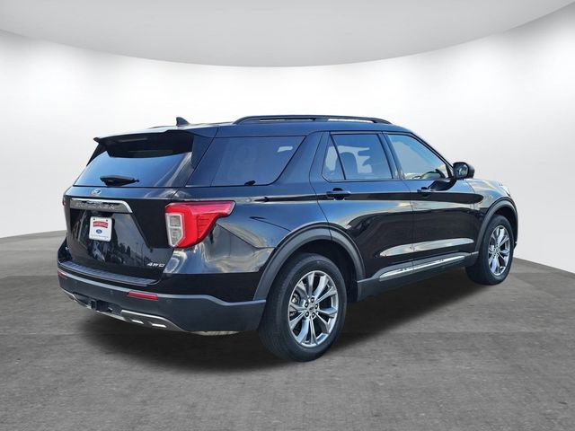 Certified 2022 Ford Explorer XLT w/ Equipment Group 202A image 4