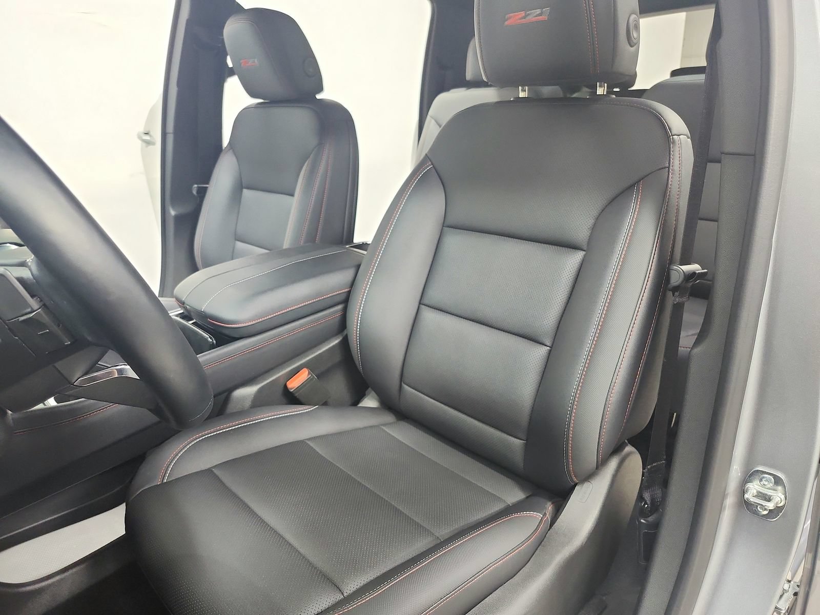 Used 2025 Chevrolet Traverse Z71 AWD/4WD image 19