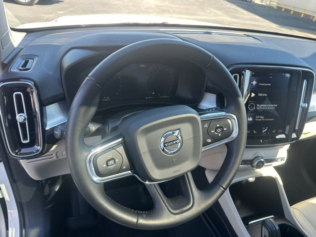 Used 2019 Volvo XC40 T5 Momentum image 19