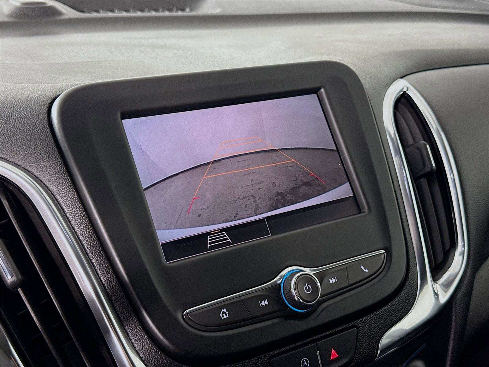 Used 2024 Chevrolet Equinox LT image 13