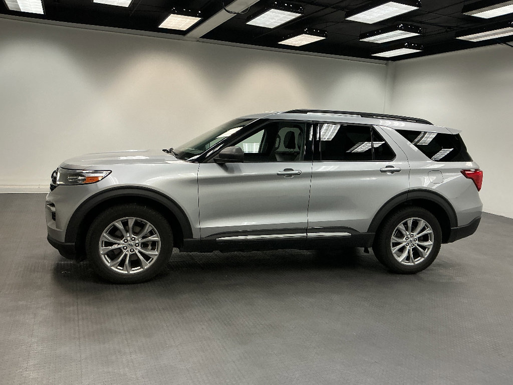 Used 2021 Ford Explorer XLT w/ Equipment Group 202A AWD/4WD image 4