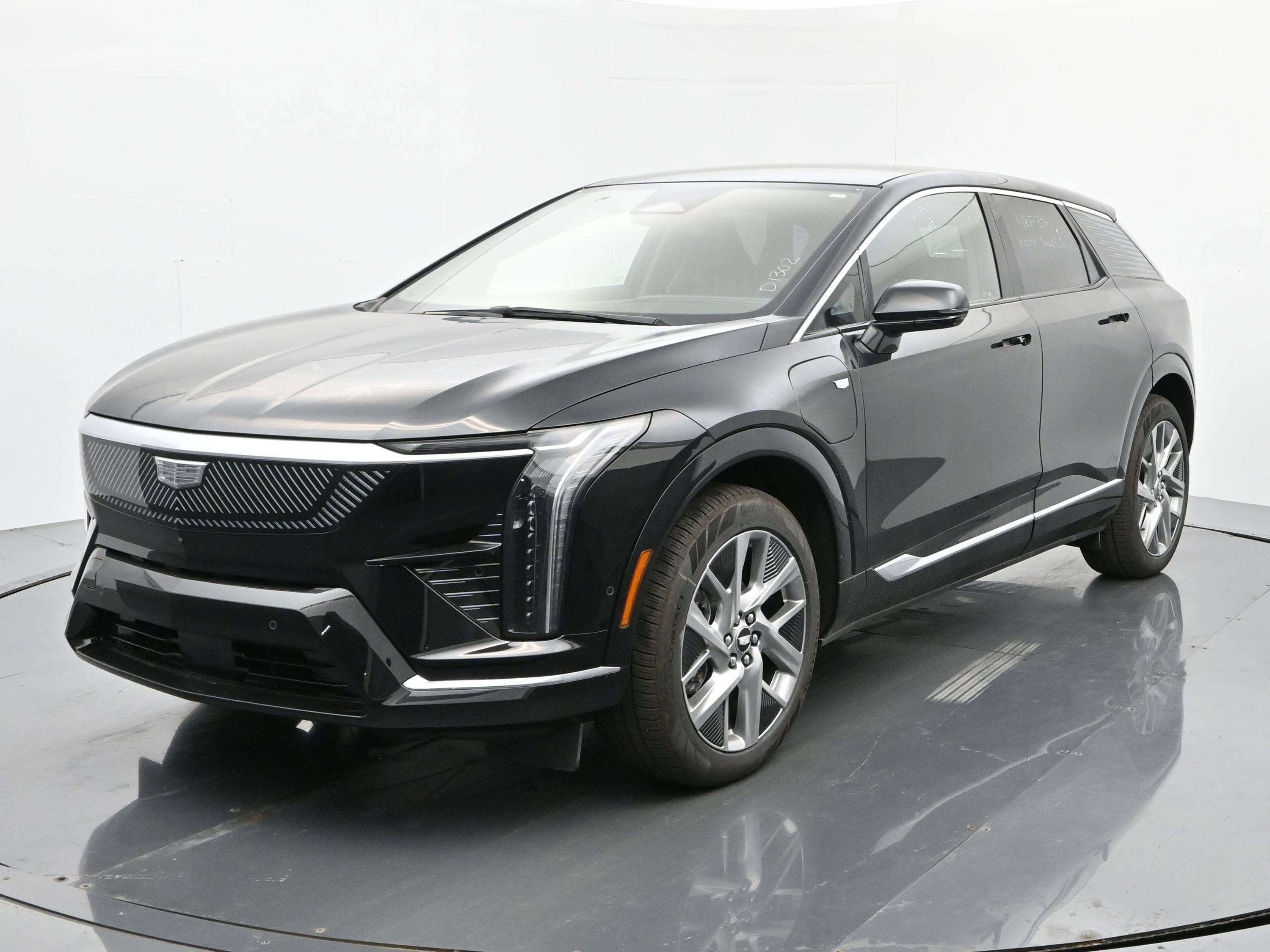 New 2025 Cadillac Optiq Luxury 2 w/ LPO, Floor Liner Package