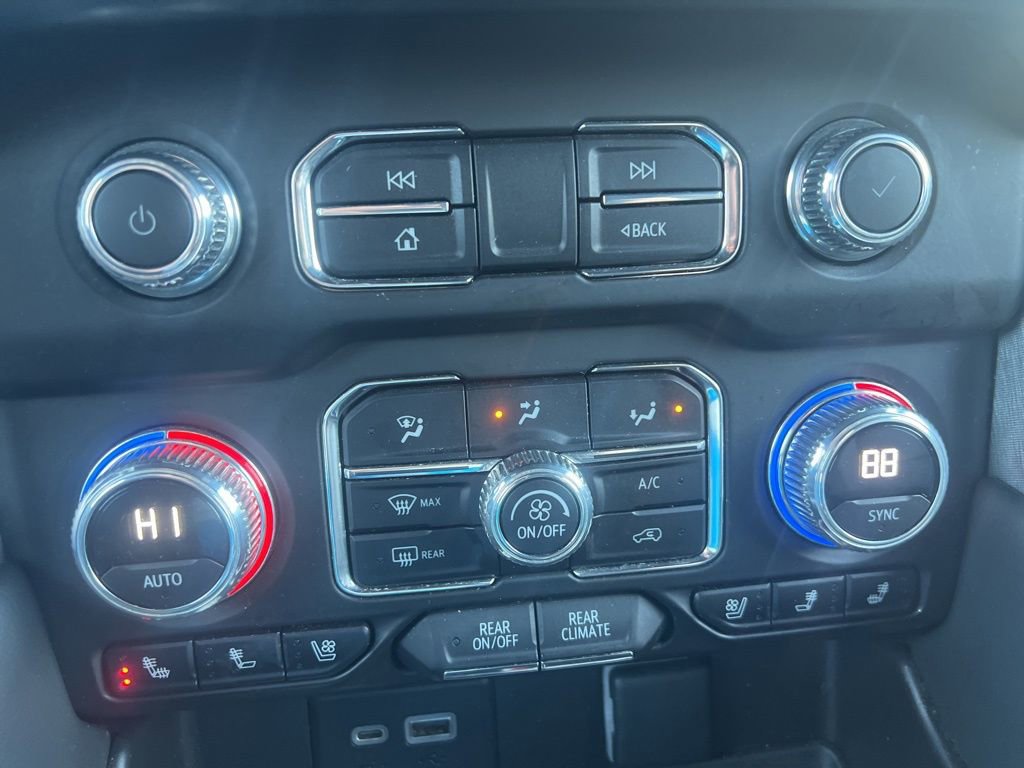 Used 2023 GMC Yukon SLT image 40