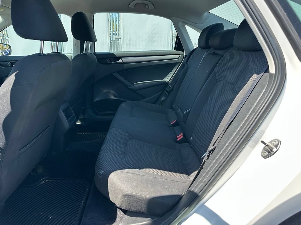 Used 2013 Volkswagen Passat 2.5 S FWD image 8