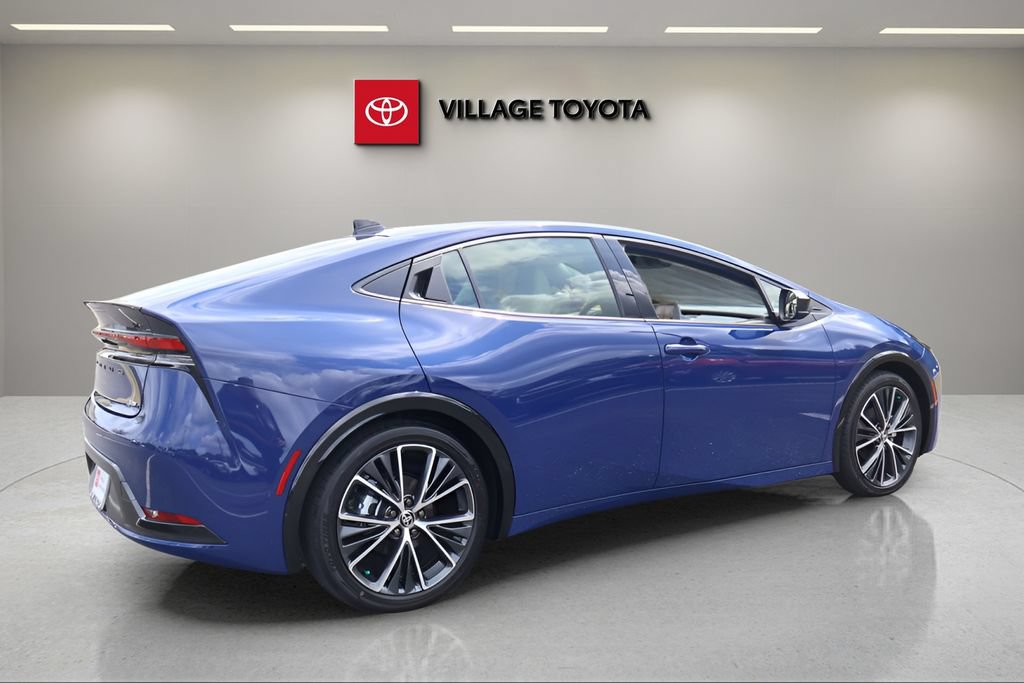 Certified 2026 Toyota Prius XLE FWD image 5