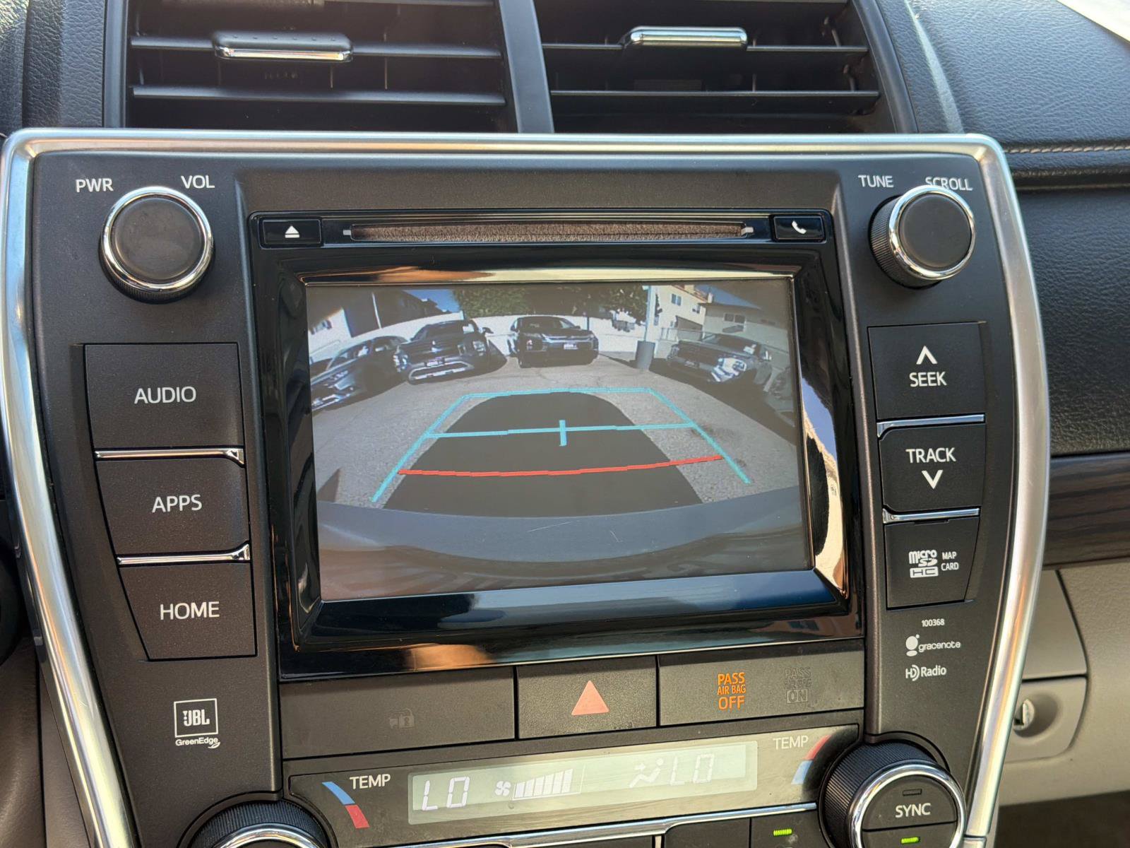 Used 2015 Toyota Camry XLE w/ Advanced Technology Package FWD image 23