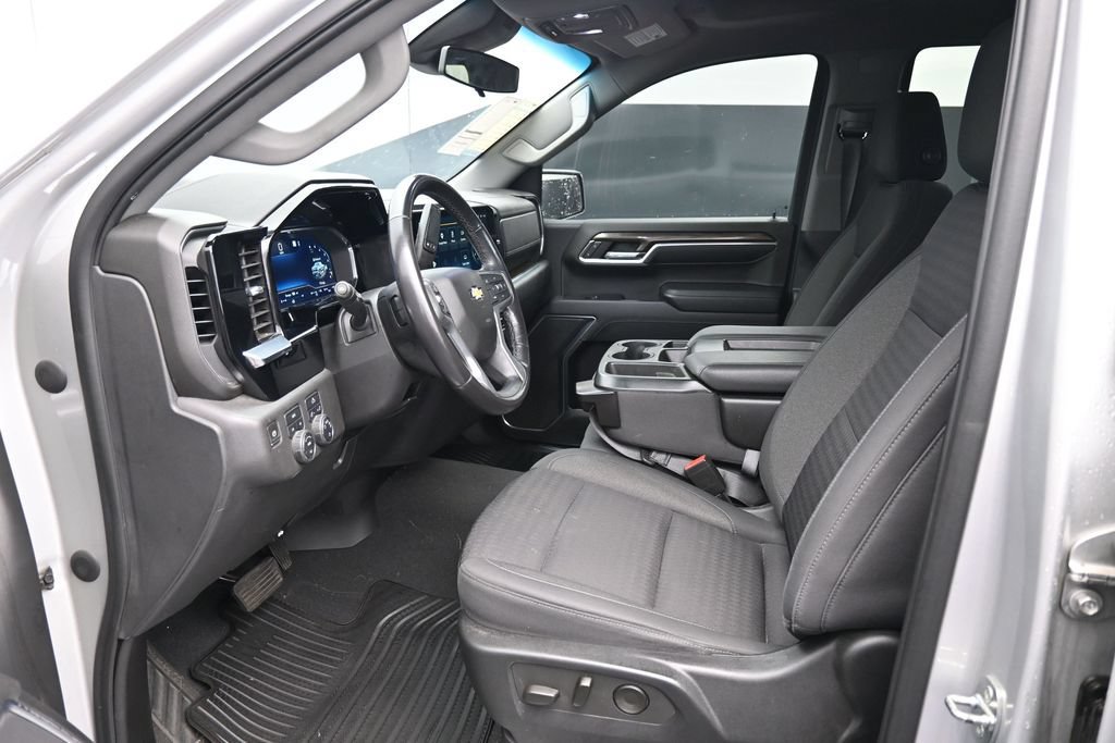 Used 2022 Chevrolet Silverado 1500 LT AWD/4WD image 12