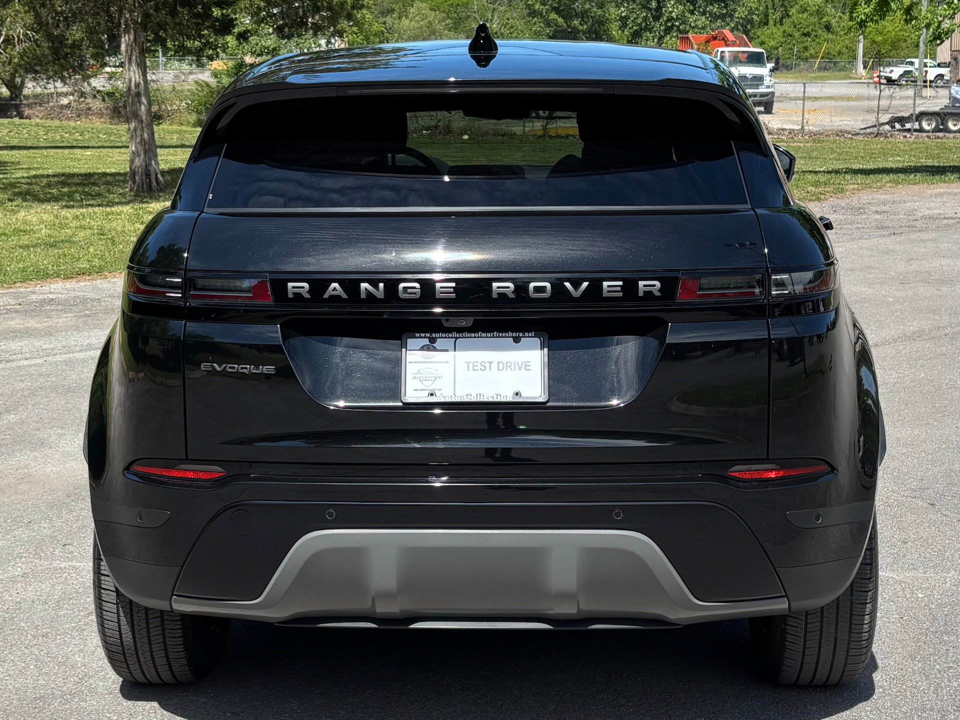 Used 2025 Land Rover Range Rover Evoque S AWD/4WD image 5