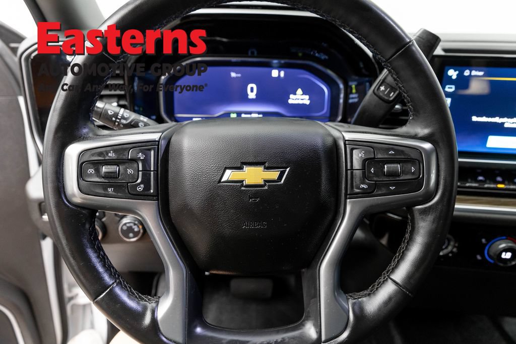 Used 2023 Chevrolet Silverado 1500 LT AWD/4WD image 10